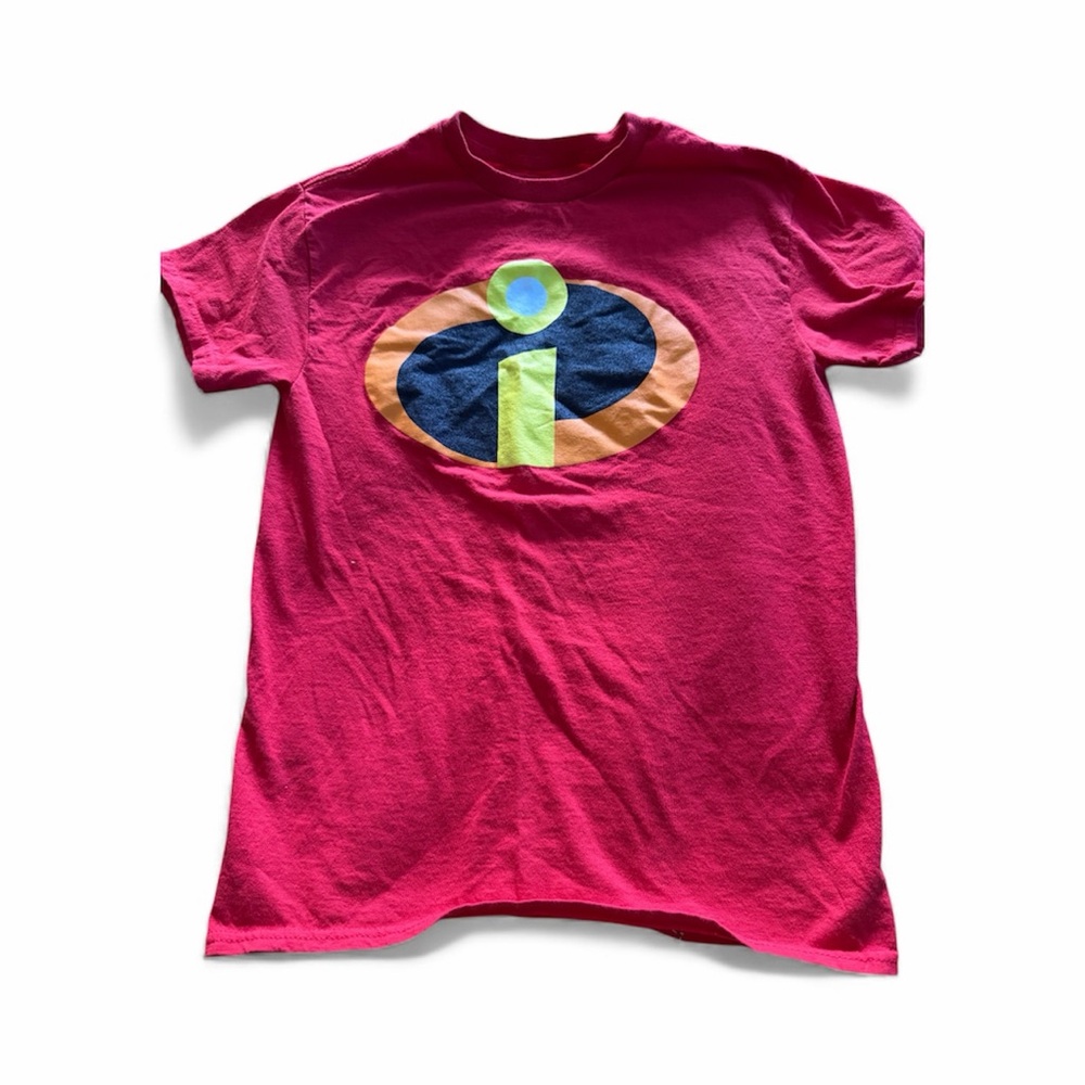 Bold Red Incredibles Graphic Tee with Iconic Design